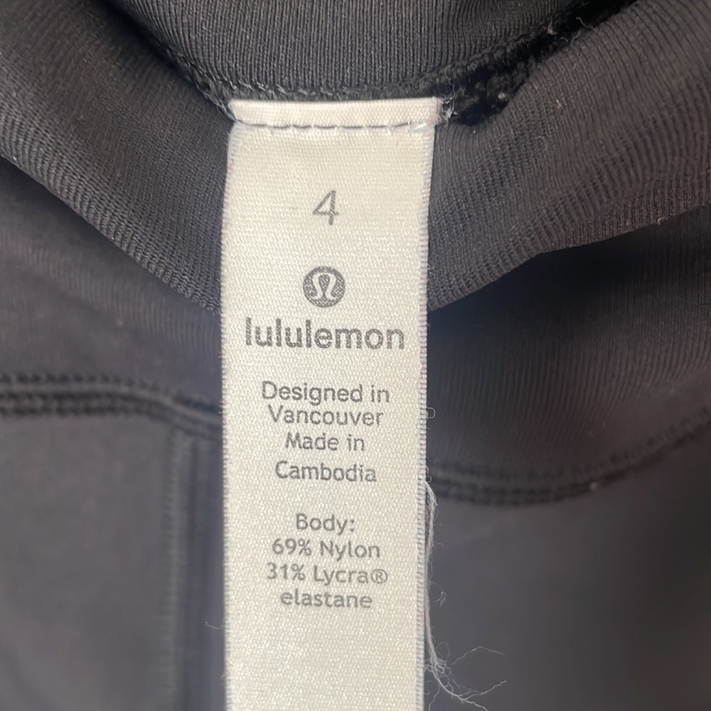 Lululemon black pocket leggings - Picture 6 of 6